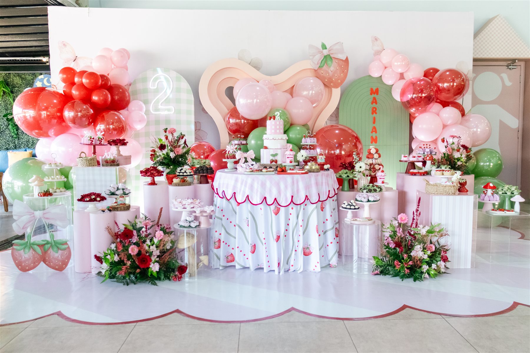 Decoração temática de festa no Encanto e Magia